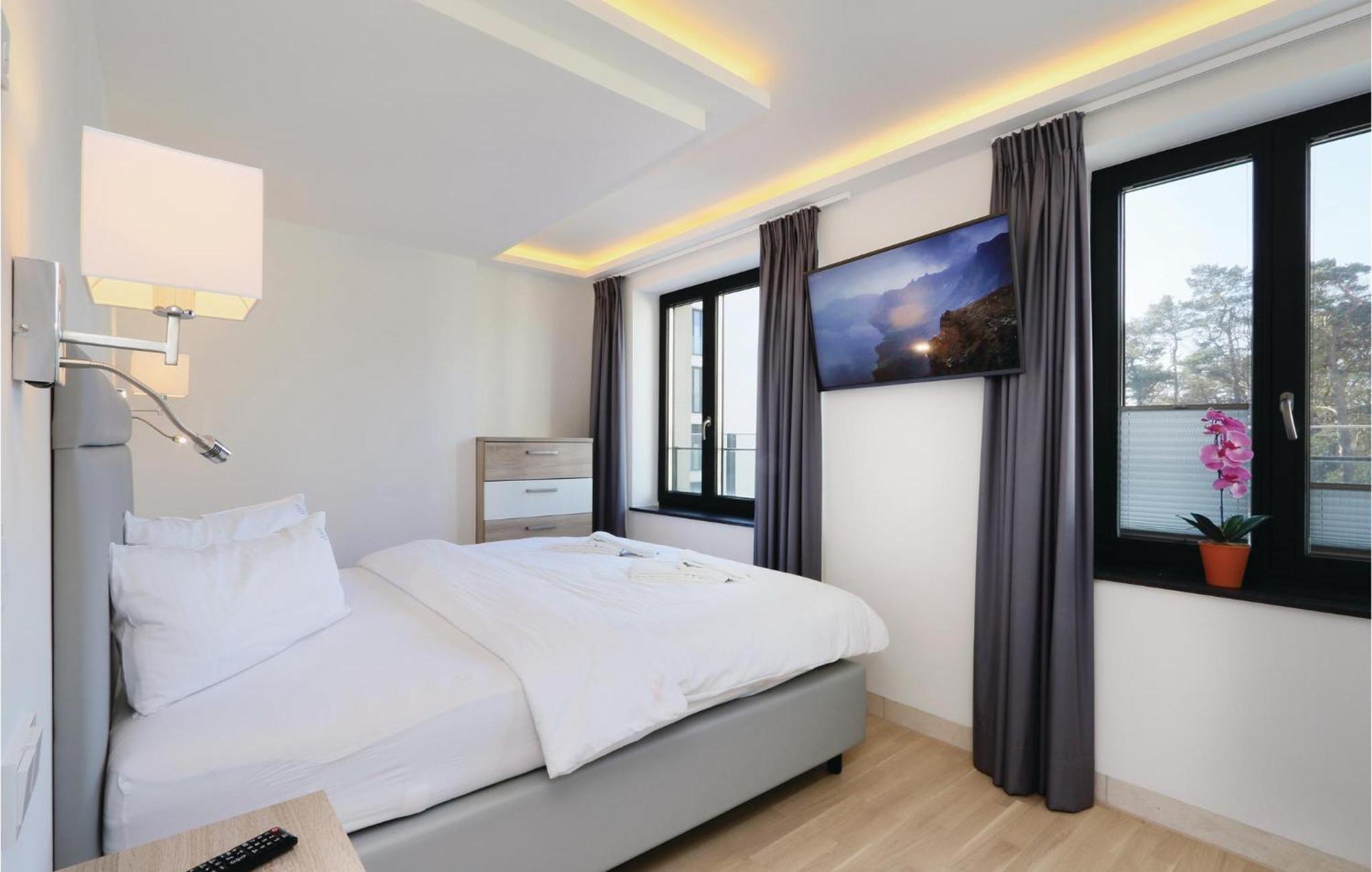 Pearl Apartment *